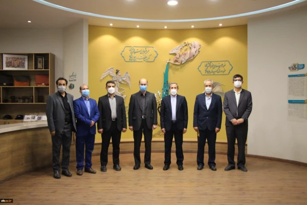 بازدید معاون پژوهش و فناوری دانشگاه فرهنگیان از موزه دانشگاه فردوسی مشهد
 10