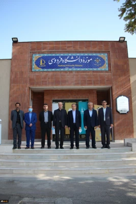بازدید معاون پژوهش و فناوری دانشگاه فرهنگیان از موزه دانشگاه فردوسی مشهد
 11