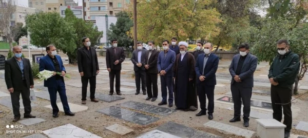 مراسم قرائت زیارت عاشورا و غبارروبی و عطر افشانی مزار مطهر شهدای دفاع مقدس استان اردبیل