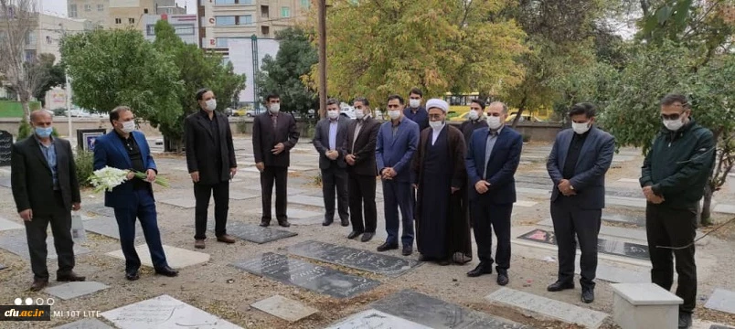 مراسم قرائت زیارت عاشورا و غبارروبی و عطر افشانی مزار مطهر شهدای دفاع مقدس استان اردبیل