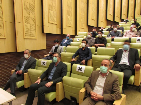 امام خمینی الگویی کامل و زیباترین واژه قرن است  4