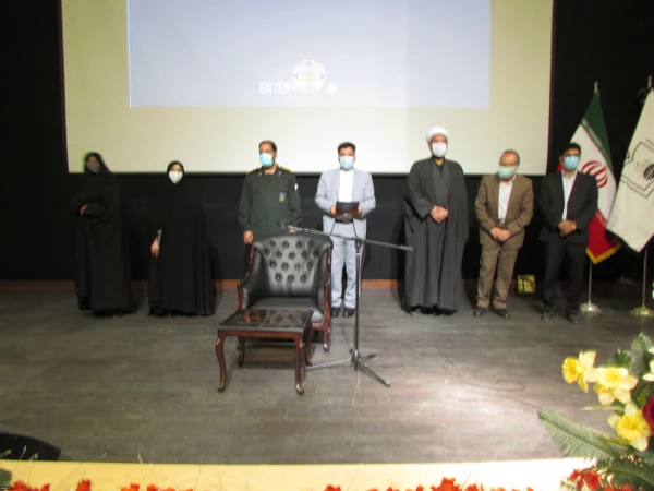 امام خمینی الگویی کامل و زیباترین واژه قرن است  6