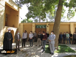 امام خمینی الگویی کامل و زیباترین واژه قرن است  7