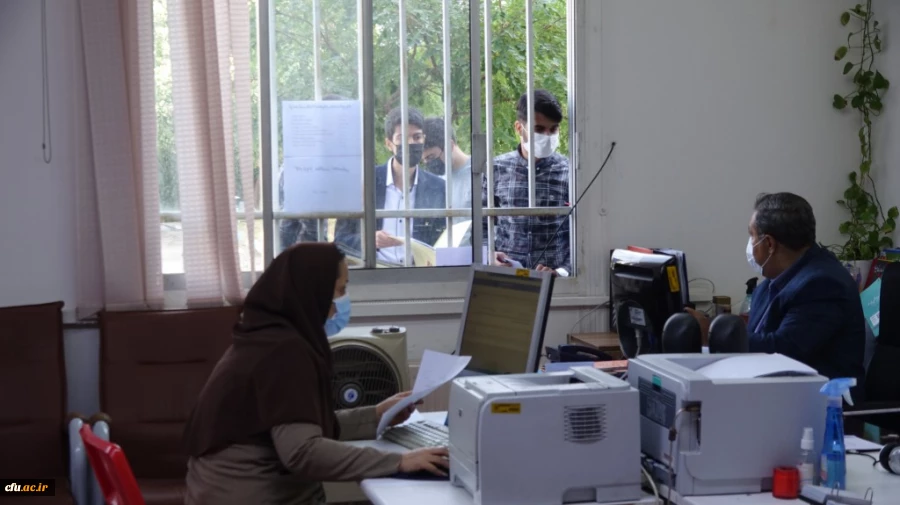 بازدید مدیر امور پردیس های دانشگاه فرهنگیان کردستان از روند ثبت نام حضوری دانشجومعلمان جدیدالورود 6