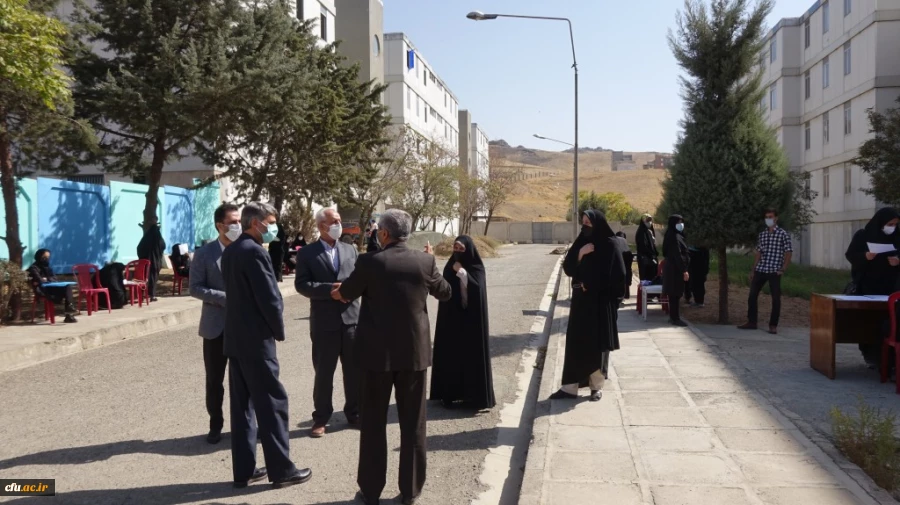 بازدید مدیر امور پردیس های دانشگاه فرهنگیان کردستان از روند ثبت نام حضوری دانشجومعلمان جدیدالورود 15