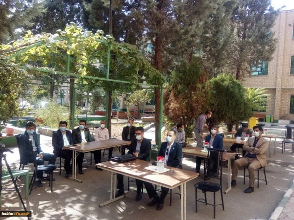 به مناسبت گرامیداشت هفته دفاع مقدس 
مراسم تجلیل از رزمندگان و خانوادهای معظم شهدای پردیس، و رونمایی از کتاب مقر گردویی نوشته دانشجومعلم پردیس علیرضا کریمی در پردیس حکیم فردوسی برگزارشد 4