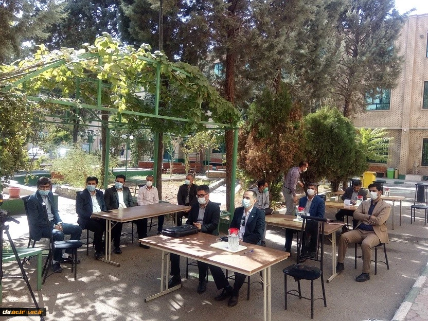 به مناسبت گرامیداشت هفته دفاع مقدس 
مراسم تجلیل از رزمندگان و خانوادهای معظم شهدای پردیس، و رونمایی از کتاب مقر گردویی نوشته دانشجومعلم پردیس علیرضا کریمی در پردیس حکیم فردوسی برگزارشد 4