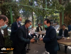 به مناسبت گرامیداشت هفته دفاع مقدس 
مراسم تجلیل از رزمندگان و خانوادهای معظم شهدای پردیس، و رونمایی از کتاب مقر گردویی نوشته دانشجومعلم پردیس علیرضا کریمی در پردیس حکیم فردوسی برگزارشد 5