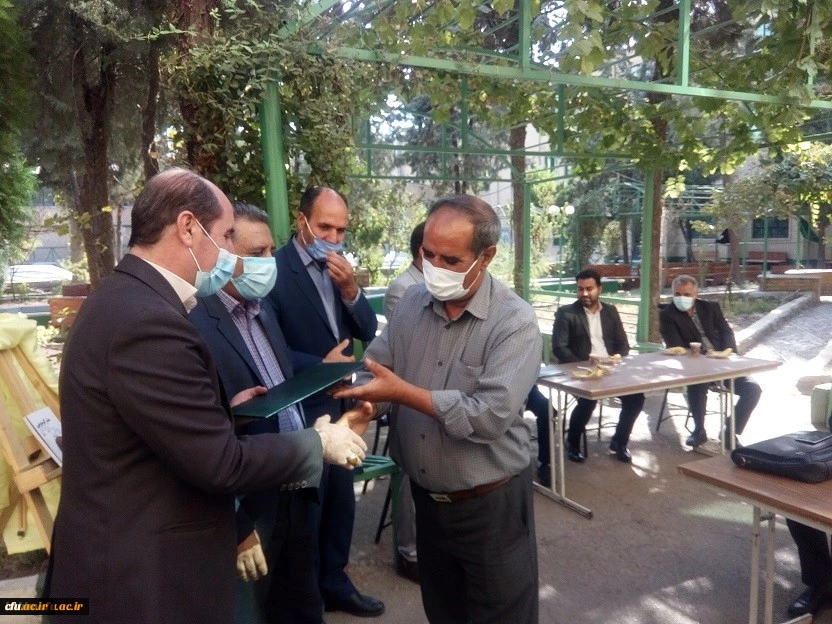 به مناسبت گرامیداشت هفته دفاع مقدس 
مراسم تجلیل از رزمندگان و خانوادهای معظم شهدای پردیس، و رونمایی از کتاب مقر گردویی نوشته دانشجومعلم پردیس علیرضا کریمی در پردیس حکیم فردوسی برگزارشد 6