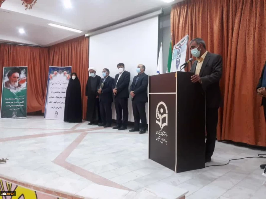 آیین تکریم و معارفه رییس دانشگاه فرهنگیان استان چهارمحال و بختیاری برگزار شد. 2
