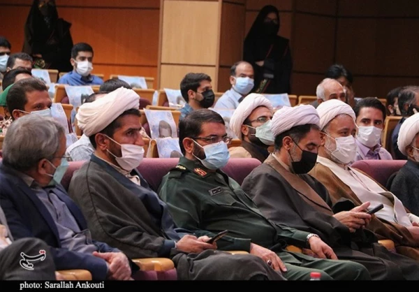 دکتر توان
یادشهداءباعث میشود تاخودرابه اسلام وانقلاب مدیون بدانیم وباهمان روحیه از آن دفاع کنیم 2