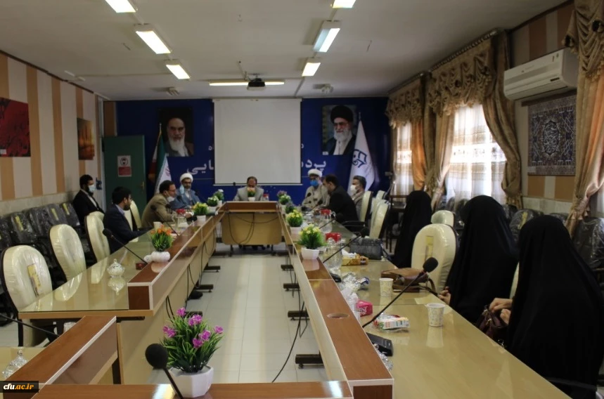 اساتید گروه معارف در تحقق اهداف سند جامع دانشگاه فرهنگیان، مسئولین را یاری کنند. 5