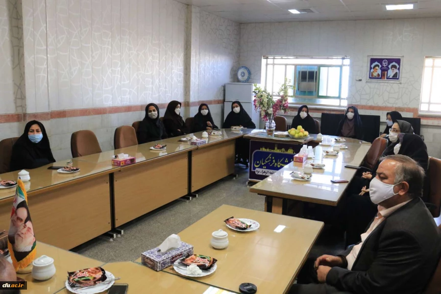 نشست مدیر امور پردیس های دانشگاه فرهنگیان یزد با کارکنان پردیس حضرت فاطمه الزهراء (س) 2