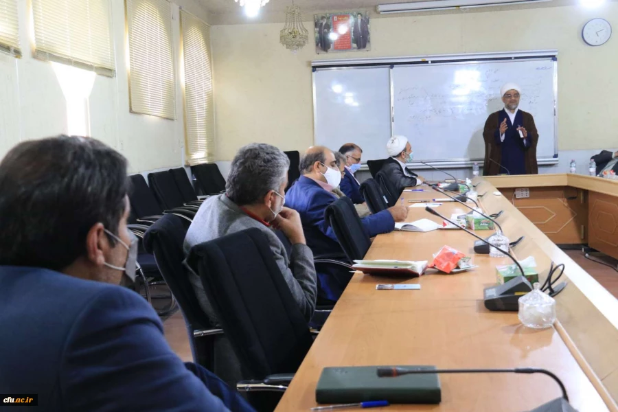 کارگاه بازخوانی و تبیین بیانیه گام دوم انقلاب اسلامی
 5