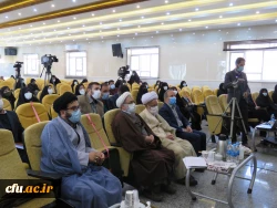 نشست تخصصی سیری در نهج البلاغه با محوریت منزلت زن و جایگاه خانواده
 6