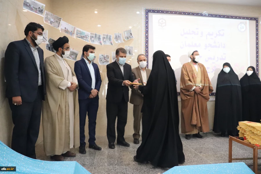 مراسم تجلیل از جهادگران بسیجی علمی-تربیتی
 16