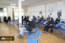 دانشجو، معلمی را در کارورزی عملا تجربه می کند. 4