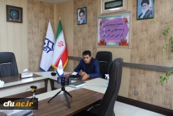 دانشجو، معلمی را در کارورزی عملا تجربه می کند. 6