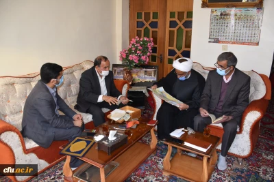 همزمان با هفته بسیج انجام شد:

دیدار رییس دانشگاه فرهنگیان چهارمحال وبختیاری با خانواده شهید دانشجو معلم