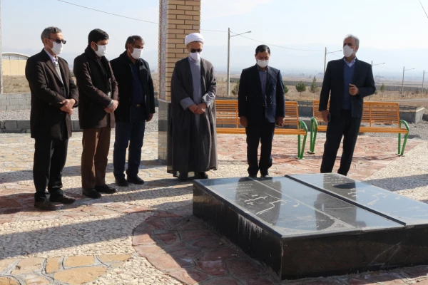 هفته بسیج و تجدید میثاق با شهدای گمنام و نشست کمیته فرهنگی بسیج با عنوان( راهکارهای امید آفرینی در نسل جوان)  در دانشگاه فرهنگیان خراسان شمالی برگزار گردید. 2