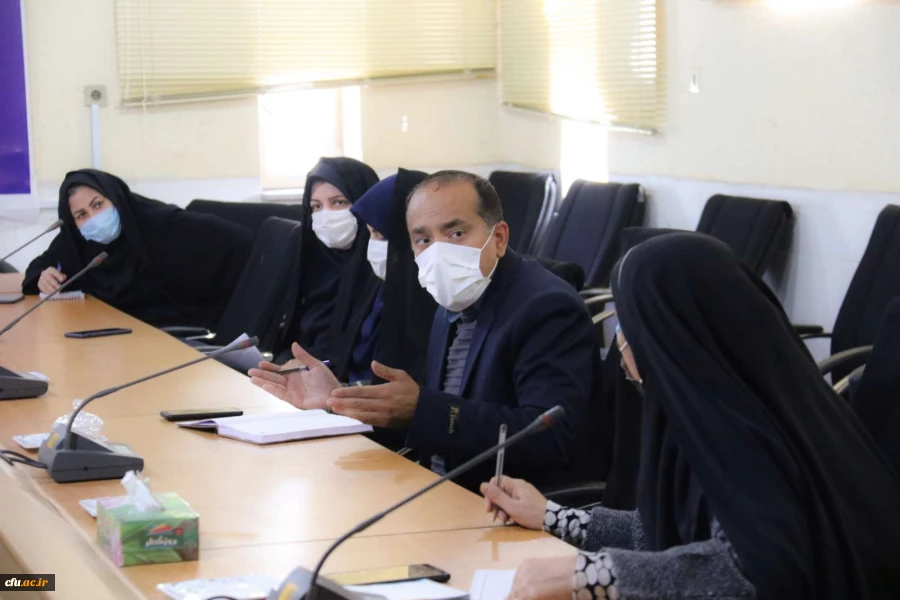 نشست آسیب شناسی درس کارورزی
 5