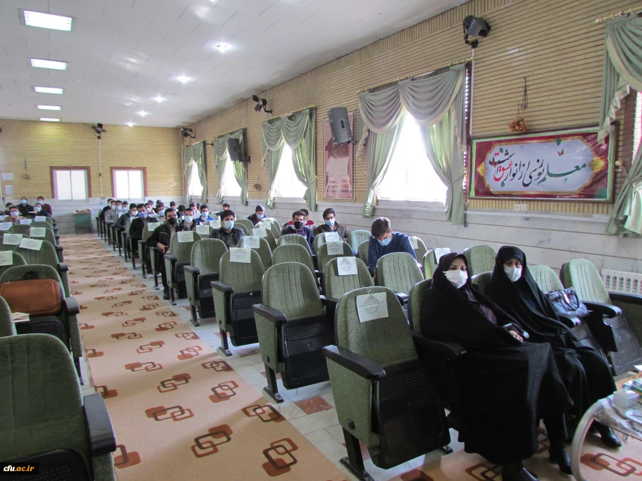 مراسم گرامی داشت هفته بسیج در دانشگاه فرهنگیان استان مرکزی برگزار شد 8