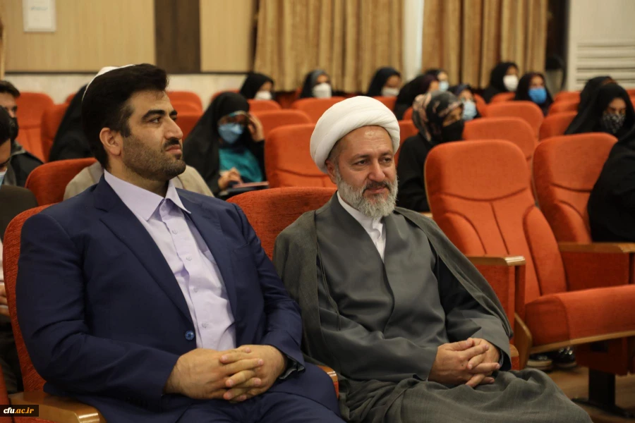 دومین نشست تخصصی تبیینی با موضوع چالش ها و فرصت های رسانه و فضای مجازی در حوزه فرهنگ و تربیت تشکیل شد. 3