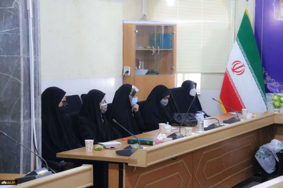 نشست منتخبان دومین دوره انتخابات الکترونیکی کانون ها و انجمن های پردیس حضرت فاطمه الزهراء (س)
 4