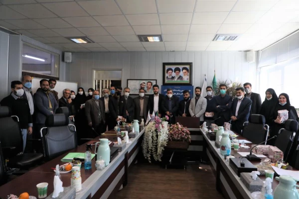 دانشگاه فرهنگیان با ۱۵۰۰ تشکل دانشجویی یکی از دانشگاه های برتر در حوزه های فرهنگی، اجتماعی و سیاسی است
 13