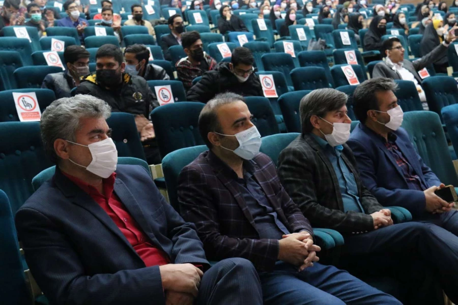 جشن بزرگداشت روز دانشجو
 5