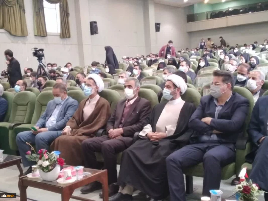 برگزاری ویژه برنامه بزرگداشت روز دانشجو
 4