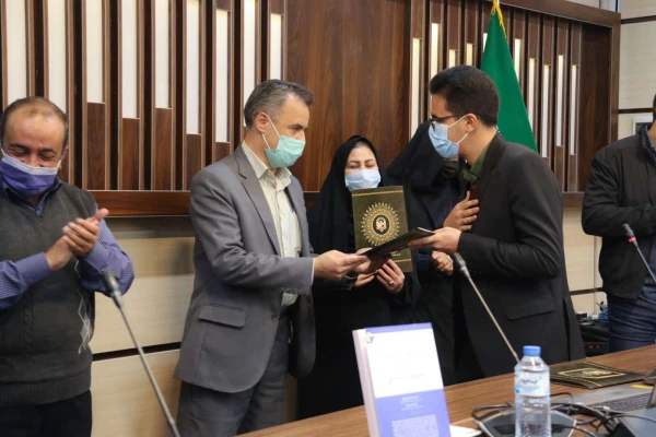 آیین گرامیداشت هفته پژوهش و فناوری
 12