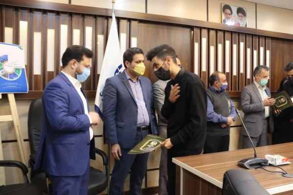 آیین گرامیداشت هفته پژوهش و فناوری
 13