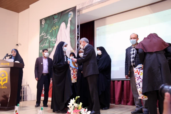 انقلاب اسلامی احیاگر اسلام ناب محمدی در حوزه زنان است 11