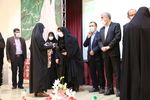 انقلاب اسلامی احیاگر اسلام ناب محمدی در حوزه زنان است 14