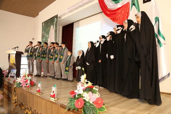 انقلاب اسلامی احیاگر اسلام ناب محمدی در حوزه زنان است 18