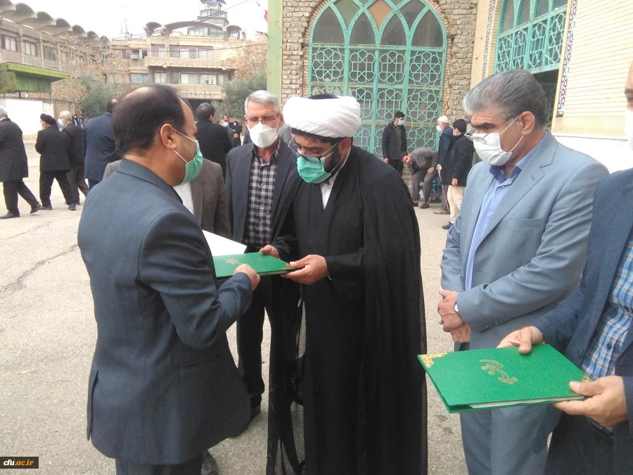 طرح شمیم خدمت توسط دانشگاه فرهنگیان استان و پایگاه مقاومت بسیج کارمندان شهدای دانشگاه فرهنگیان لرستان در حاشیه نماز دشمن شکن جمعه در مصلای الغدیر خرم آباد برگزار شد. 27