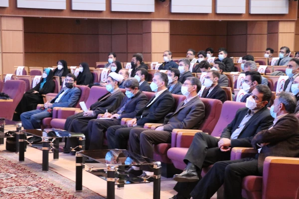 مدیرکل امور ارتباط با جامعه و همکاری های علمی دانشگاه فرهنگیان در کرمان:
رشد فعالیت های پژوهشی دانشگاه فرهنگیان در دو سال اخیر قابل تقدیر است 2