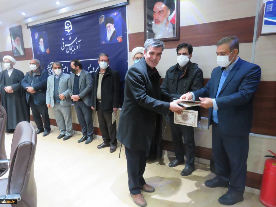 هفته پژوهش و فناوری در پردیس علامه امینی دانشگاه فرهنگیان آذربایجان شرقی برگزار شد . 3