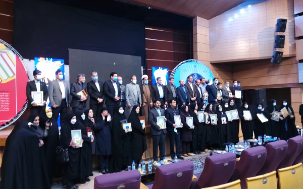 اعلام برگزیدگان نهایی ششمین جشنواره پژوهش های دانشجویی (پویش) سال 1400
 2