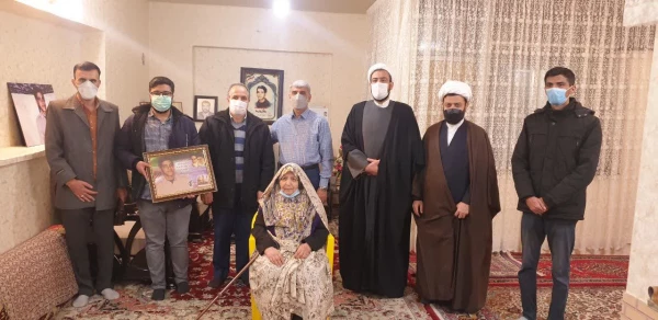 سرپرست دانشگاه فرهنگیان استان مرکزی با خانواده شهید «سالار پارسا» دیدار کرد
 2