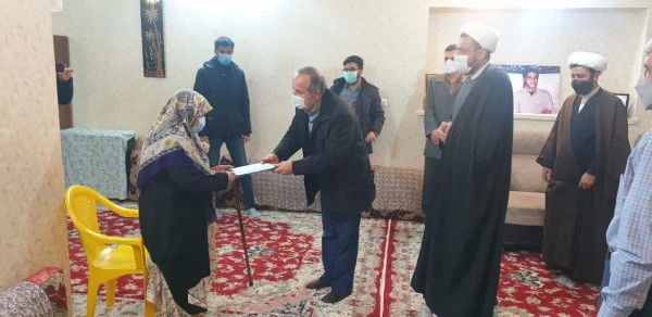 سرپرست دانشگاه فرهنگیان استان مرکزی با خانواده شهید «سالار پارسا» دیدار کرد
 3