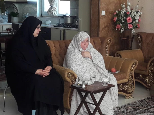مادران و همسران شهدا با رسالت زینبی از ارزش های نظام دفاع می کنند 6