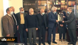 تجلیل استاندار مرکزی از خیر نیکوکارحاج غلامعلی توکلی 2