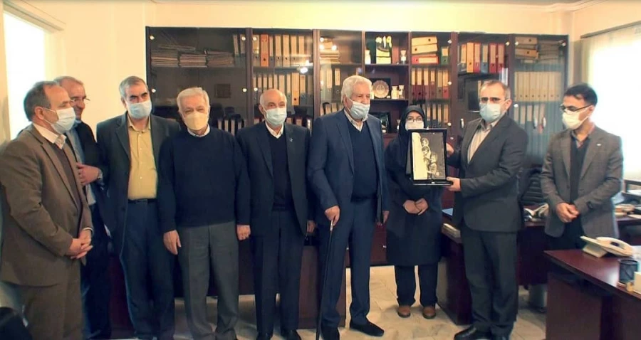 تجلیل استاندار مرکزی از خیر نیکوکارحاج غلامعلی توکلی 3