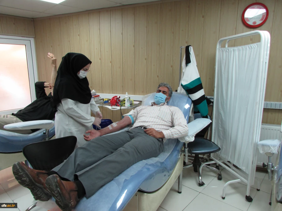 اهداء خون جمعی از کارکنان دانشگاه فرهنگیان استان مرکزی 4
