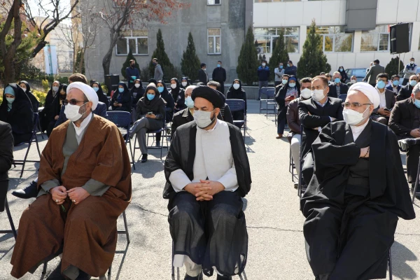 امام خمینی(ره) در هدف استوار و رو به آرمان ها حرکت می کرد 2