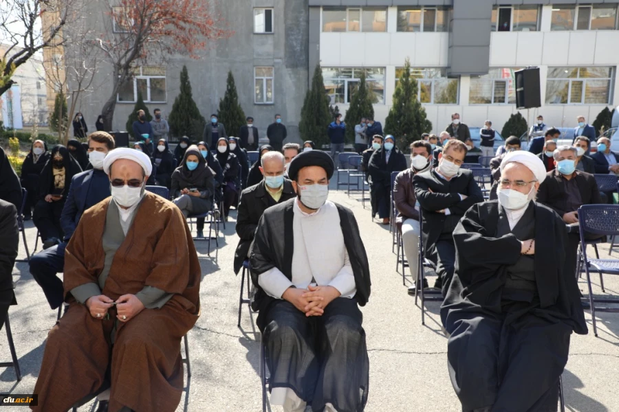 روایت تصویری: 
آیین گرامیداشت چهل و سومین سالگرد پیروزی شکوهمند انقلاب اسلامی در سازمان مرکزی  4