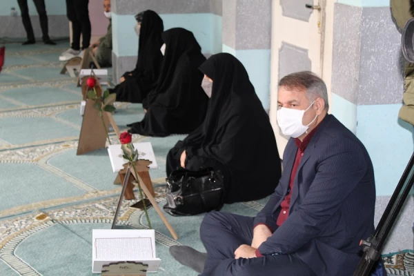 کرسی تلاوت و محفل انس با قرآن کریم در فجر انقلاب 5