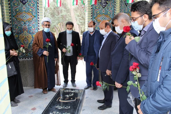 کرسی تلاوت و محفل انس با قرآن کریم در فجر انقلاب 12